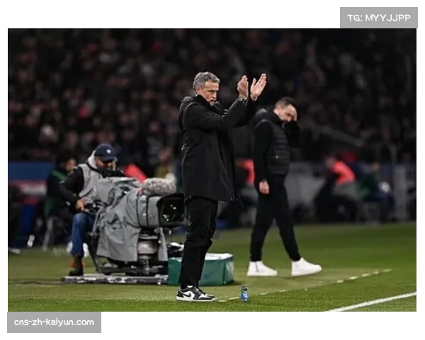 恩里克两翼齐飞战术威力依旧,登贝莱与克瓦拉茨赫利亚边路突破犀利 恩里克两翼齐飞战术威力依旧,登贝莱与克瓦拉茨赫利亚边路突破犀利